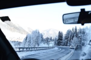 driving in winter and avoiding hazards